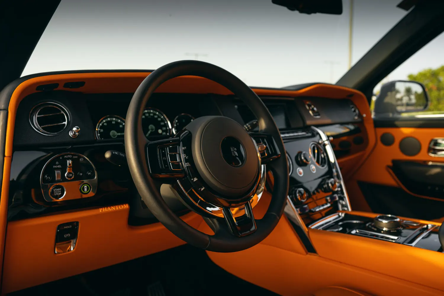 رولز رويس كولينان ممتلئ