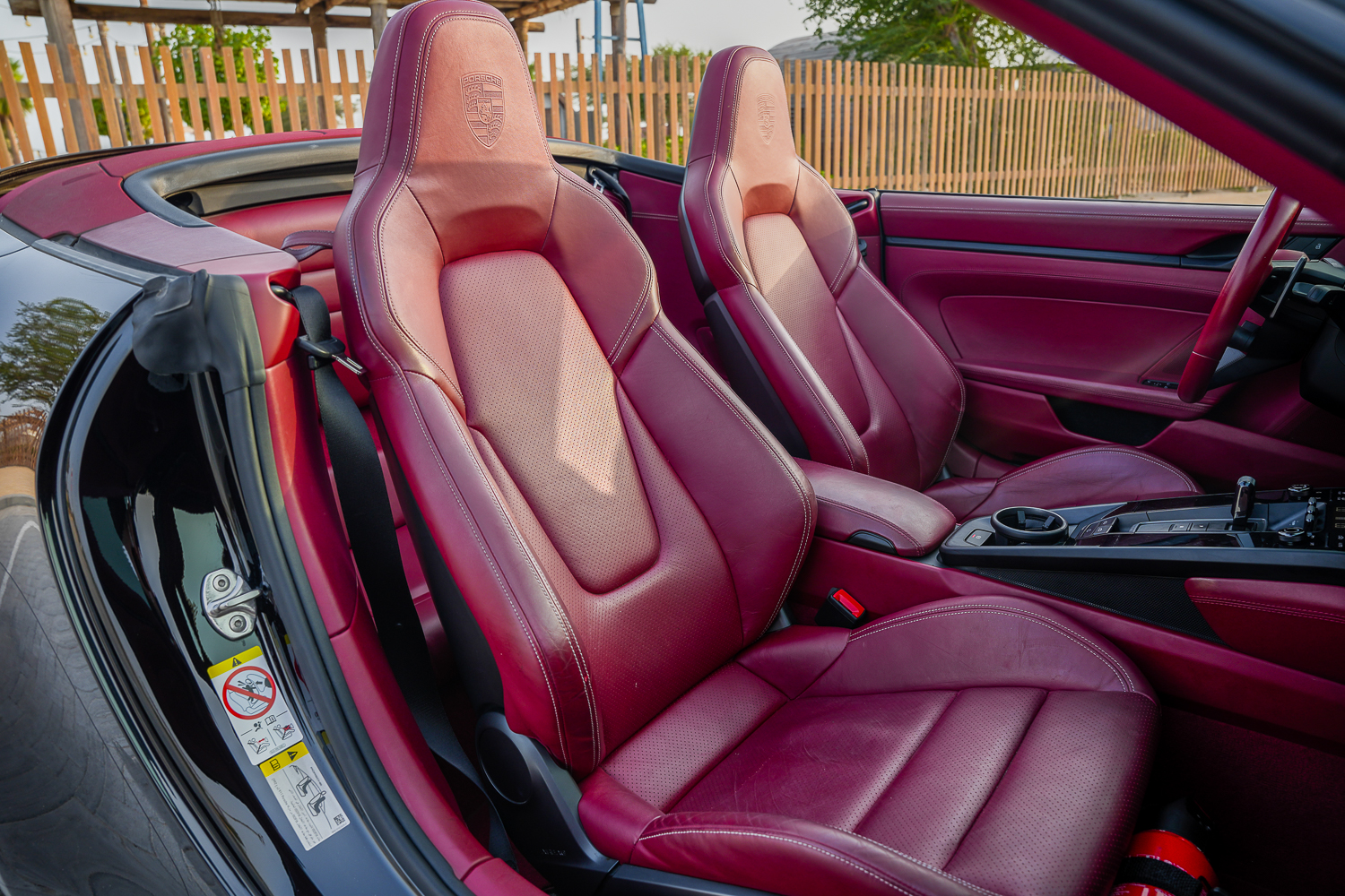 Porsche 911 GTS Cabriolet full