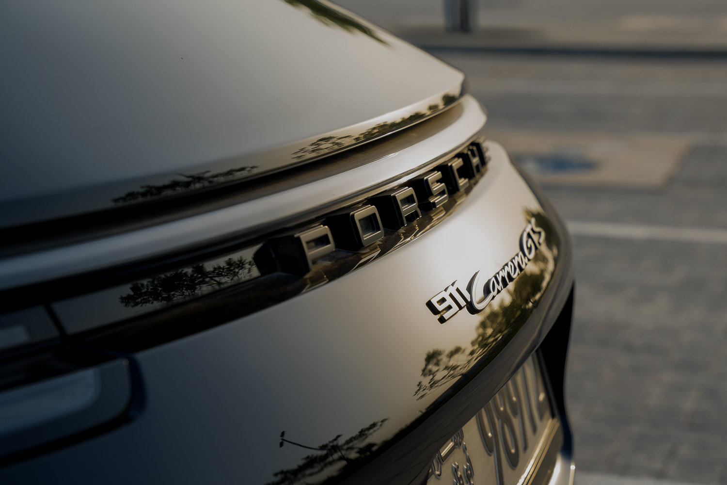 Porsche 911 GTS Cabriolet full