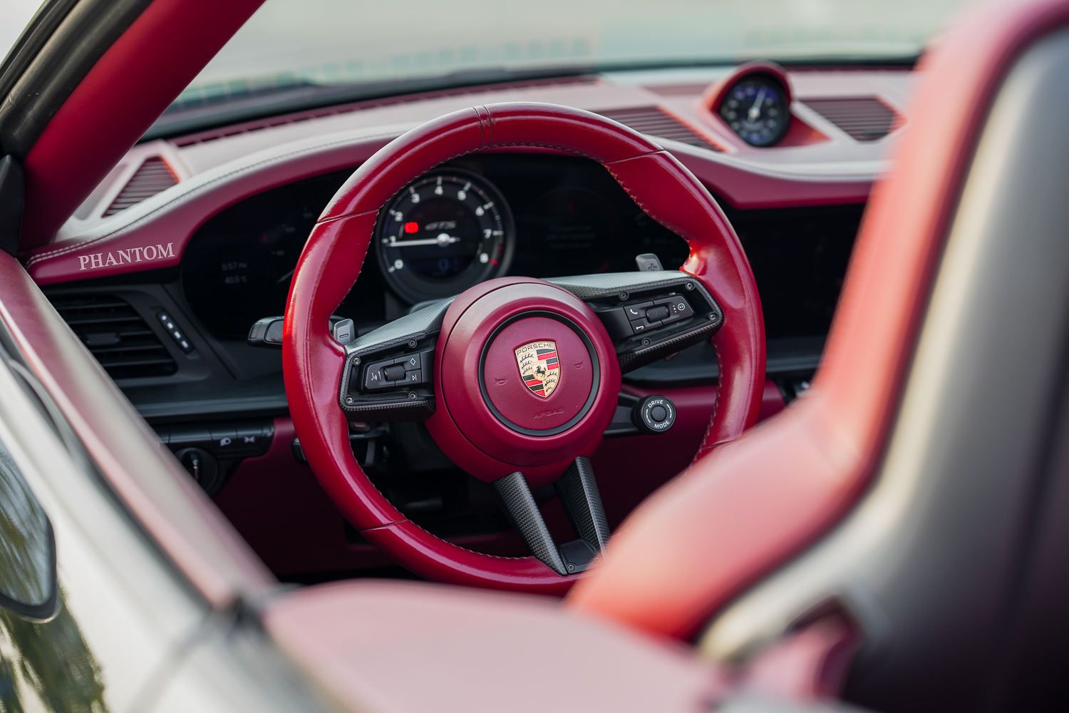 Porsche 911 GTS Cabriolet full