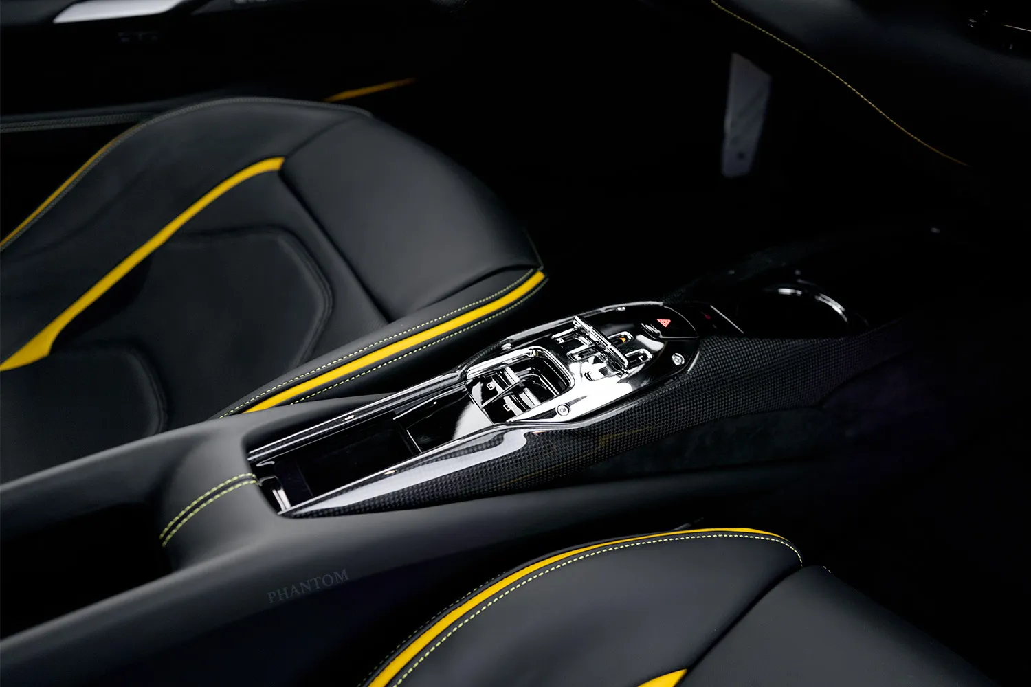 فيراري 296 GTB ممتلئ