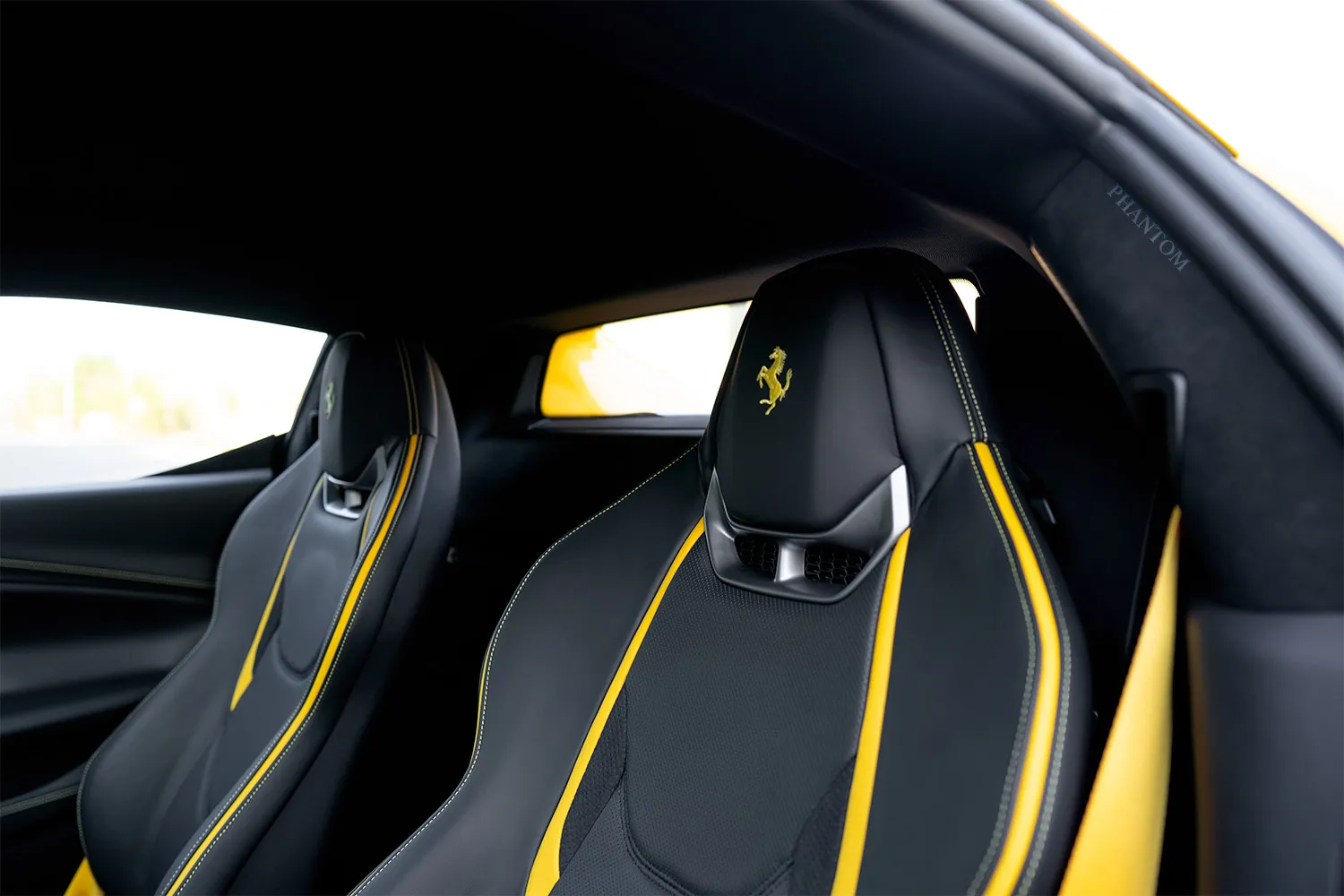 فيراري 296 GTB ممتلئ