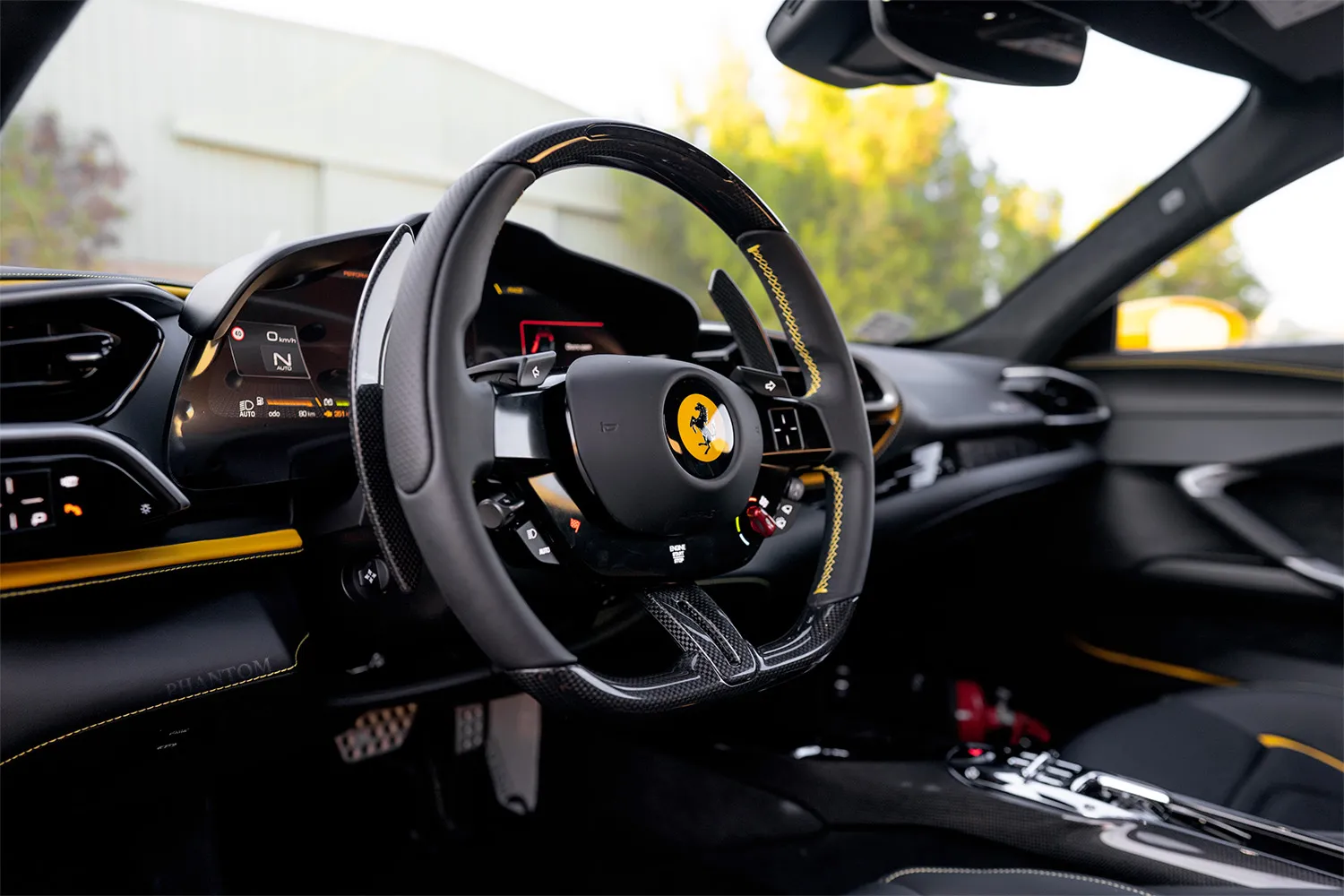 فيراري 296 GTB ممتلئ