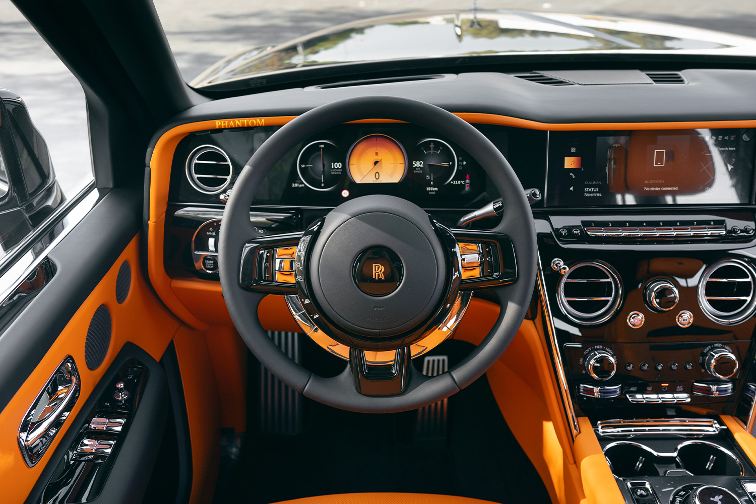 رولز رويس كولينان ممتلئ