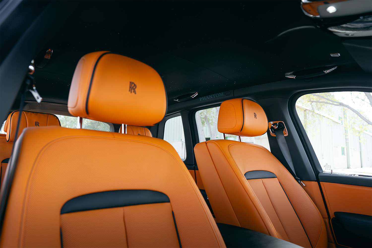 رولز رويس كولينان ممتلئ