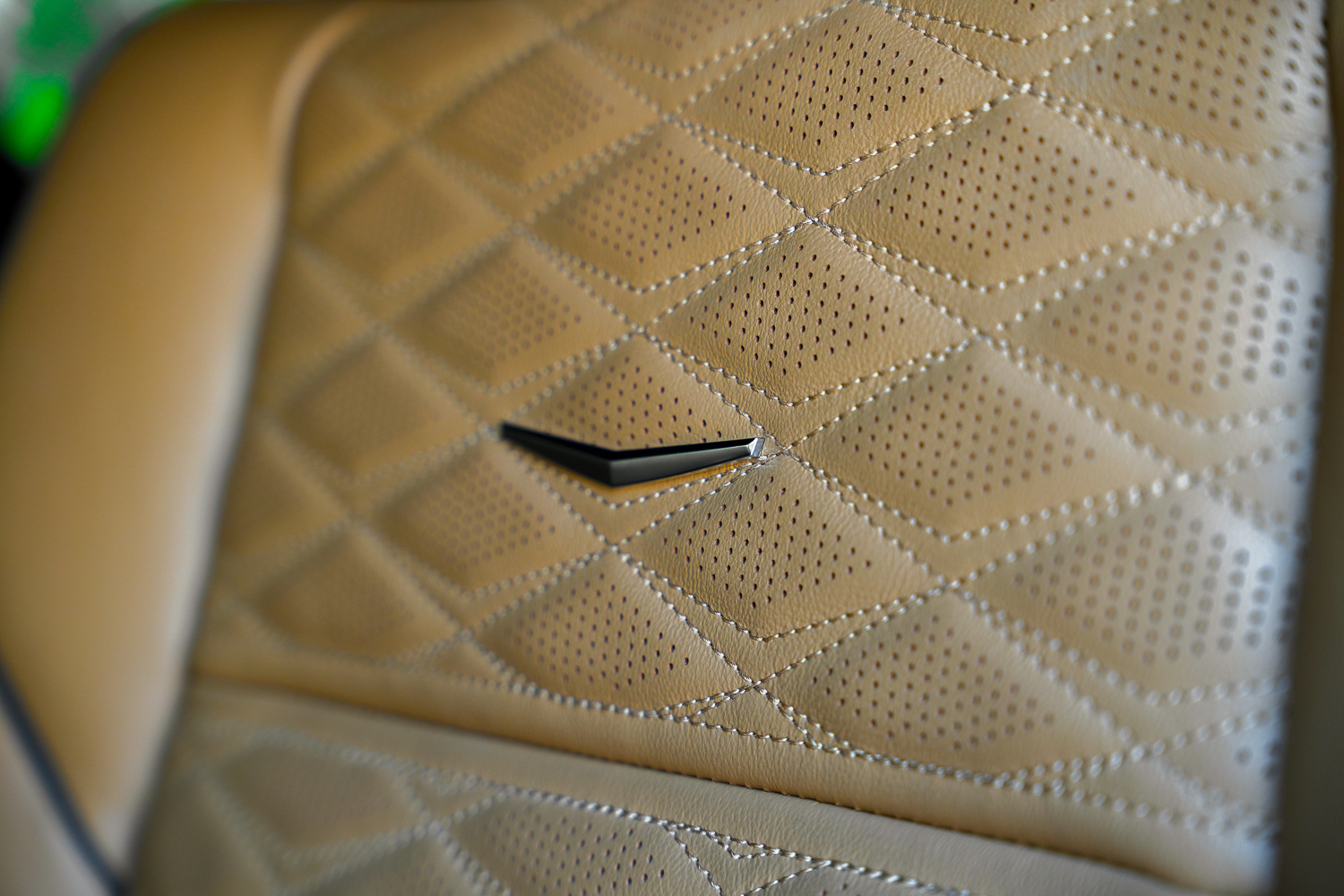 كاديلاك اسكاليد بلاتينوم سبورت ممتلئ