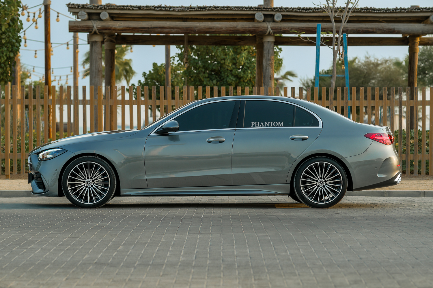 مرسيدس C200 ممتلئ